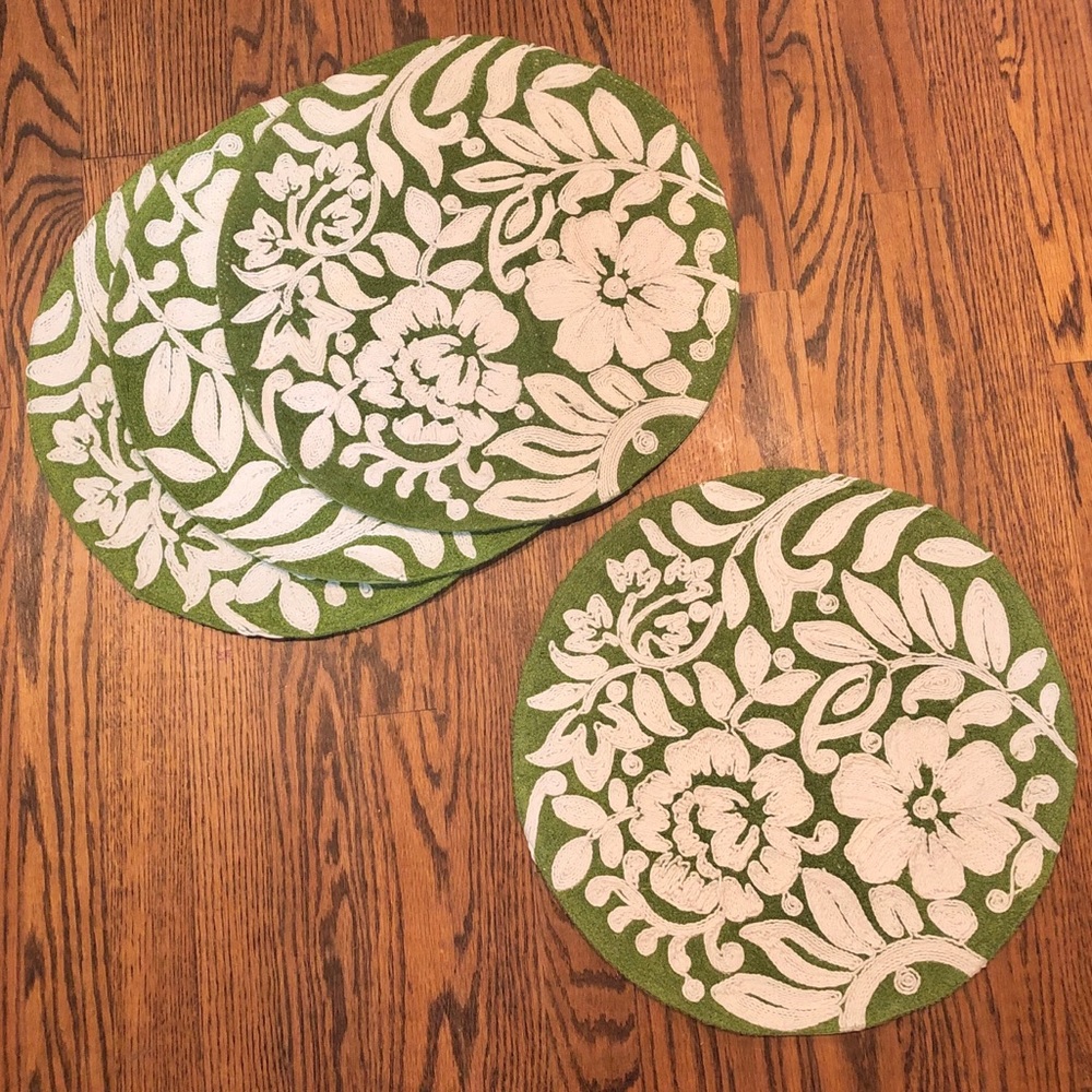Set of 4: Pier 1 placemats